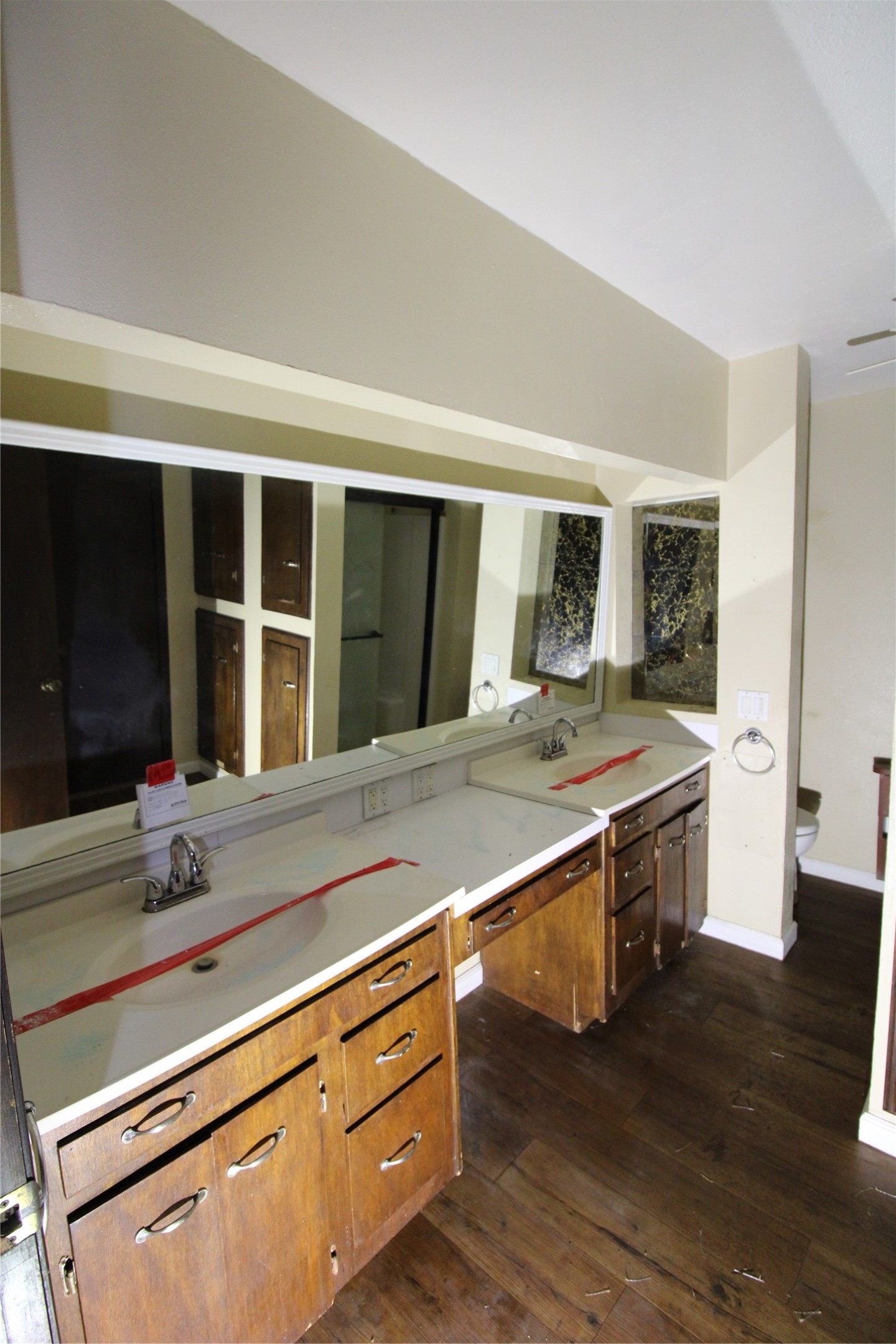 401 East 5th Street Sweeny, TX 77480 - Photo 21 of 37 Primary bathroom
