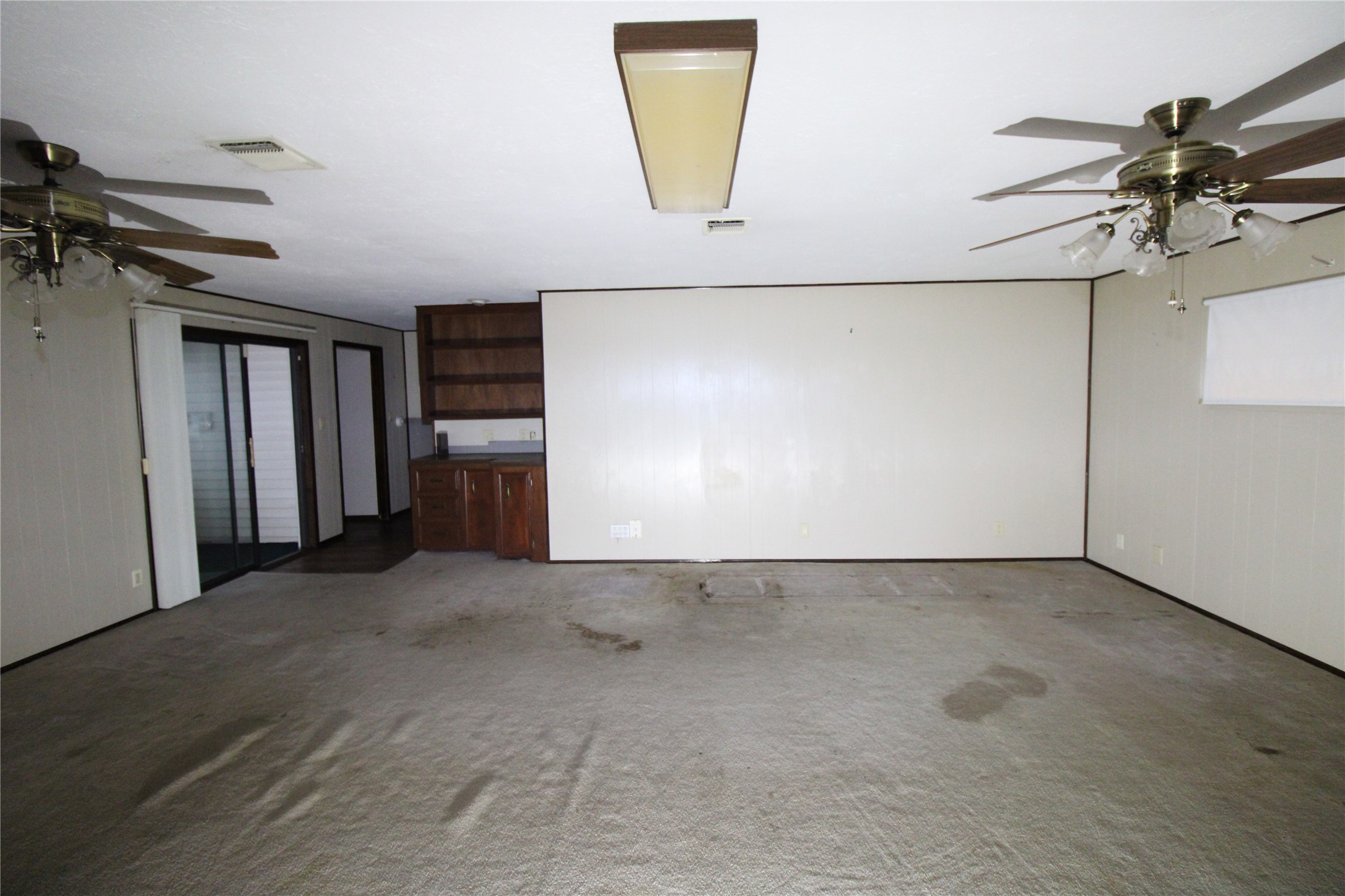 401 East 5th Street Sweeny, TX 77480 - Photo 23 of 37 Family room
