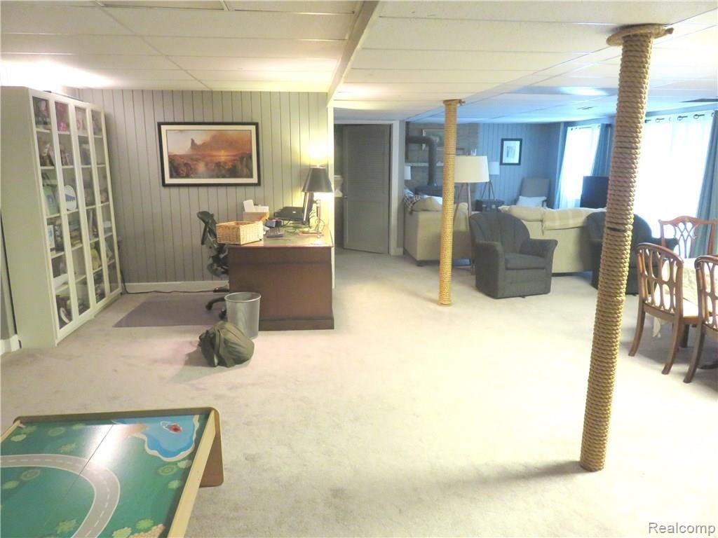 521 Utah Road Rochester Hills, MI 48307 - Photo 17 of 34