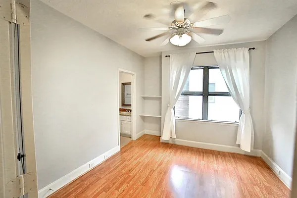 $3,200 | 407 Jackson Hill Street, Houston, TX 77007
