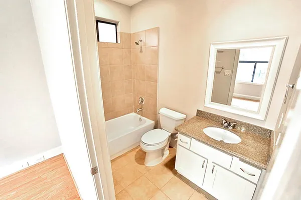 $3,200 | 407 Jackson Hill Street, Houston, TX 77007