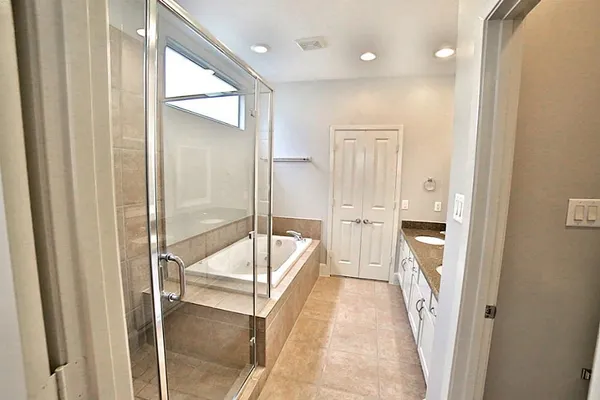 $3,200 | 407 Jackson Hill Street, Houston, TX 77007