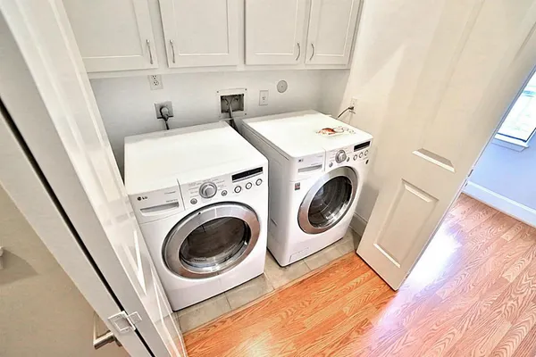 $3,200 | 407 Jackson Hill Street, Houston, TX 77007