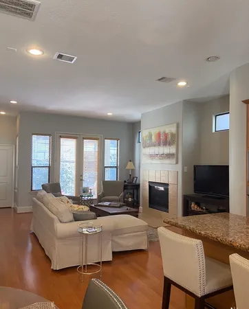 $3,200 | 407 Jackson Hill Street, Houston, TX 77007
