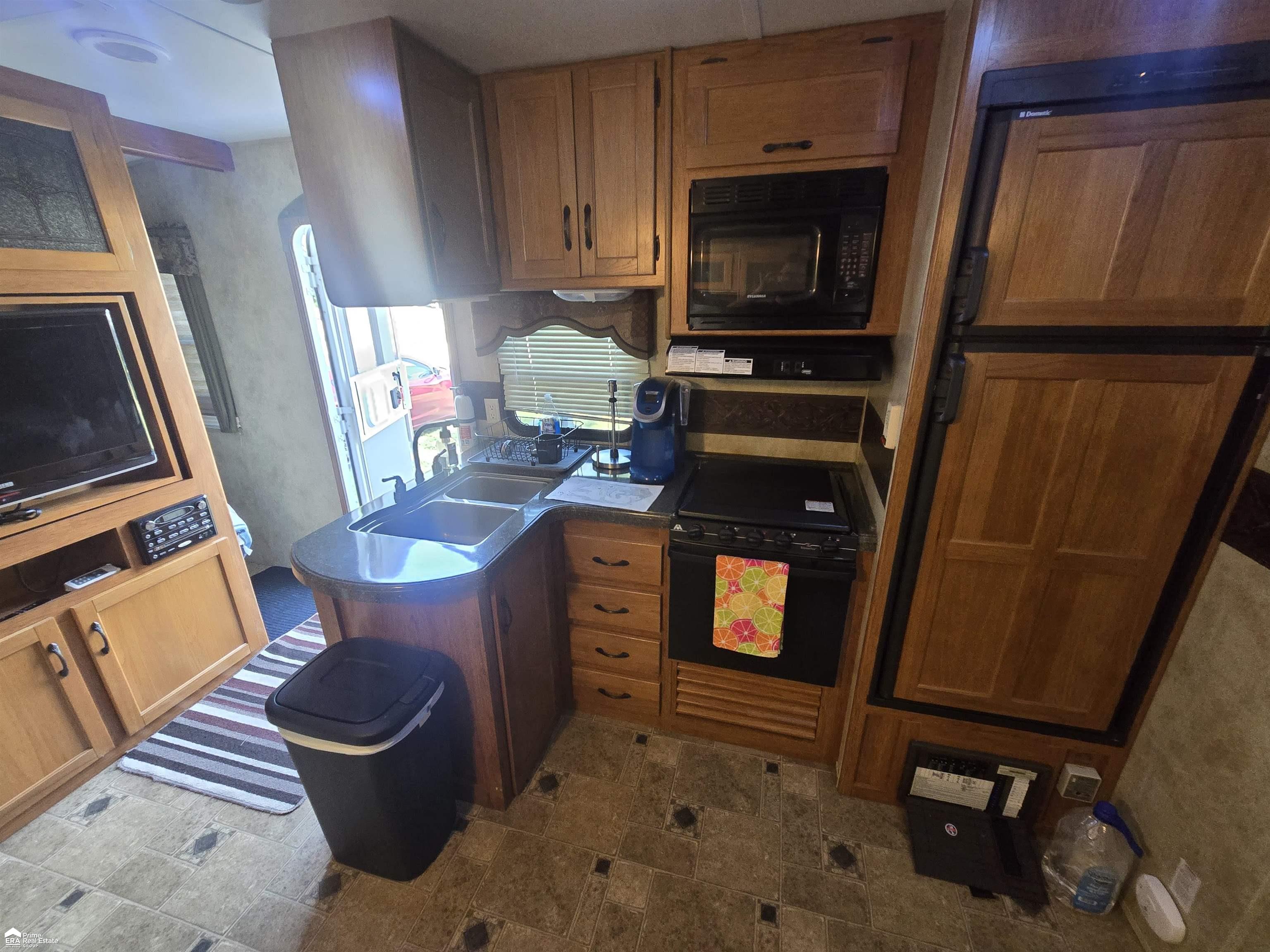 10001 Goodall Road, Unit 57 Durand, MI 48429 - Photo 7 of 21
