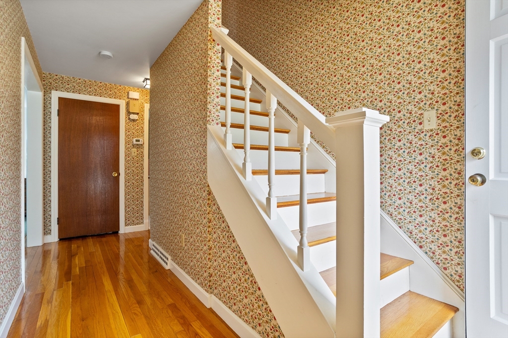 11 Gelding Road Chelmsford, MA 01824 - Photo 2 of 39 Gallery Image 2