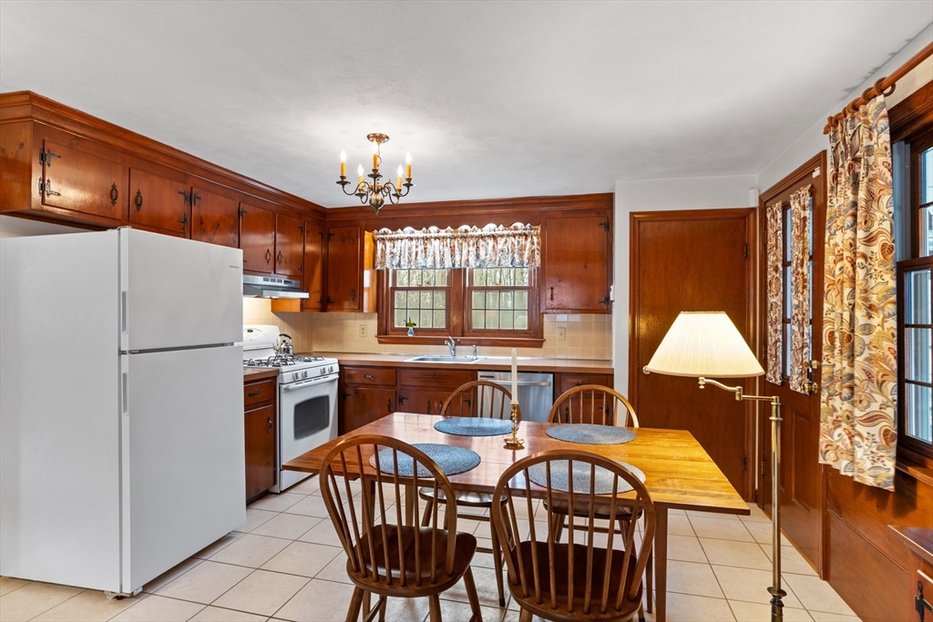 11 Gelding Road Chelmsford, MA 01824 - Photo 3 of 39 Gallery Image 3