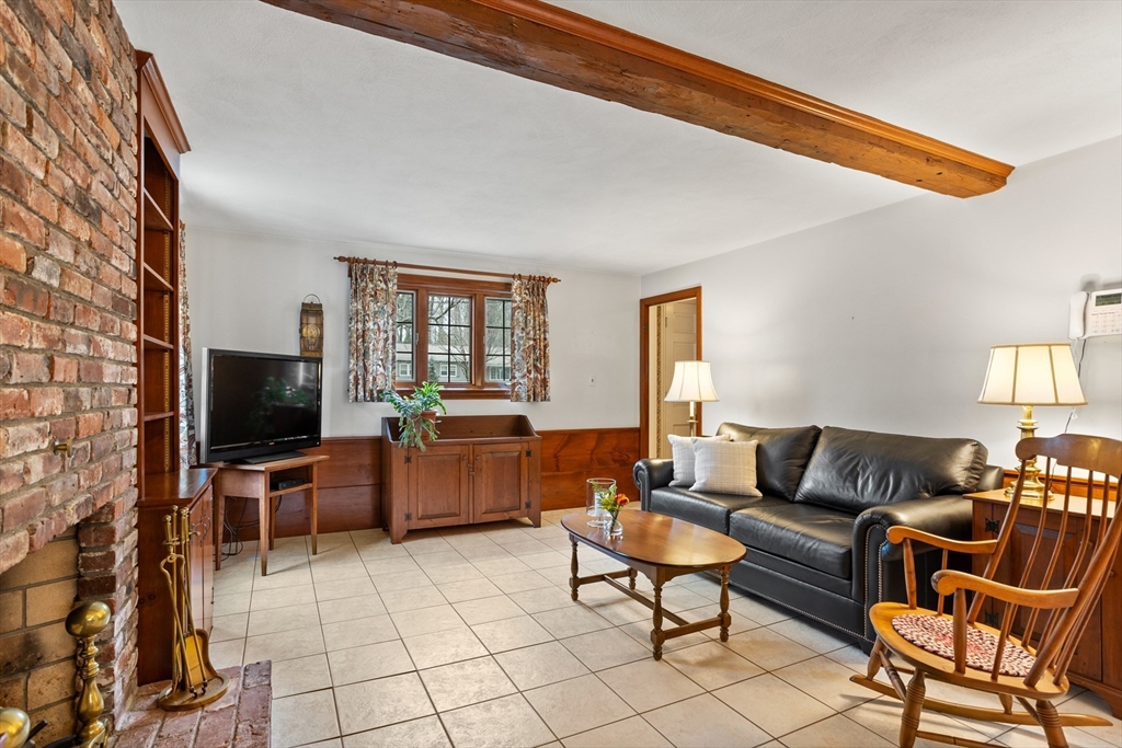 11 Gelding Road Chelmsford, MA 01824 - Photo 8 of 39 Gallery Image 8