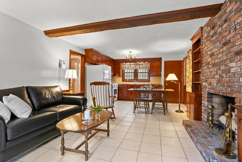 11 Gelding Road Chelmsford, MA 01824 - Photo 9 of 39 Gallery Image 9