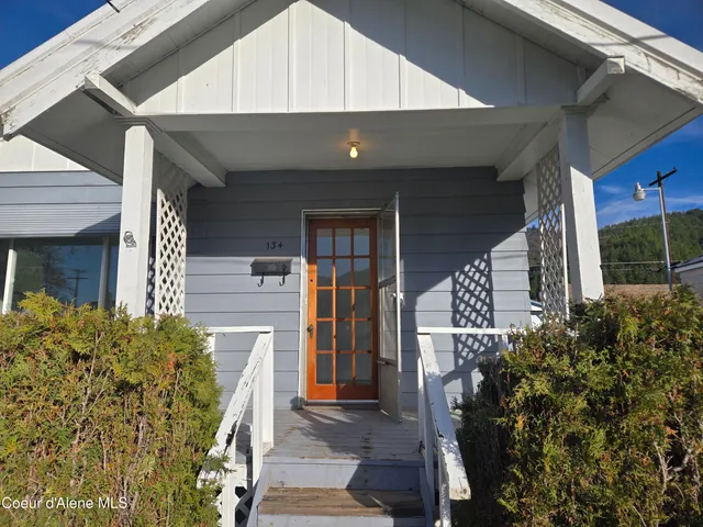 $237,500 | 134 Riverside Avenue West, Kellogg, ID 83837