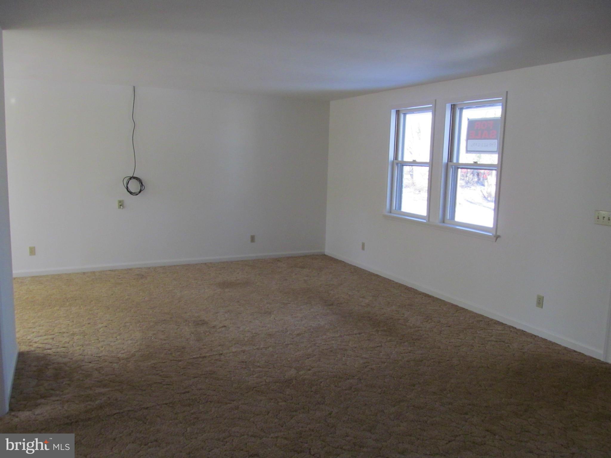 283 Chester Gap Road Chester Gap, VA 22623 - Photo 14 of 30 Living Room