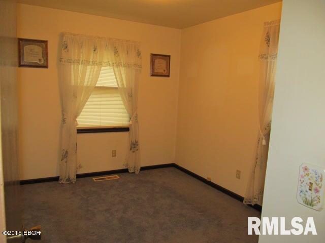 209 East 5th Street Ina, IL 62846 - Photo 13 of 25