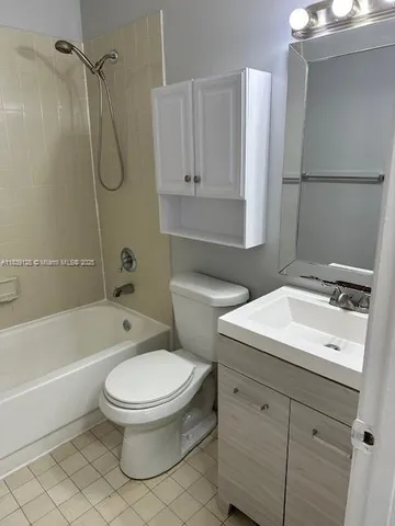 $2,100 | 6935 Northwest 179th Street, Unit 208, Hialeah, FL 33015