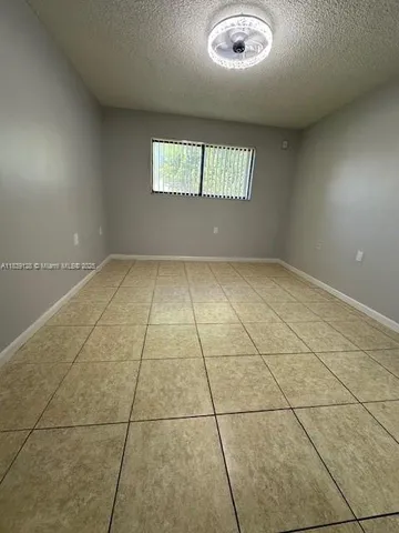 $2,100 | 6935 Northwest 179th Street, Unit 208, Hialeah, FL 33015