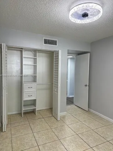$2,100 | 6935 Northwest 179th Street, Unit 208, Hialeah, FL 33015