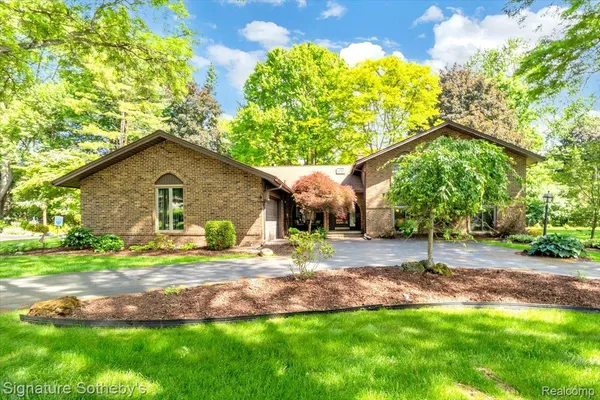 $699,000 | 2538 Red Fox Trail Drive, Troy, MI 48098