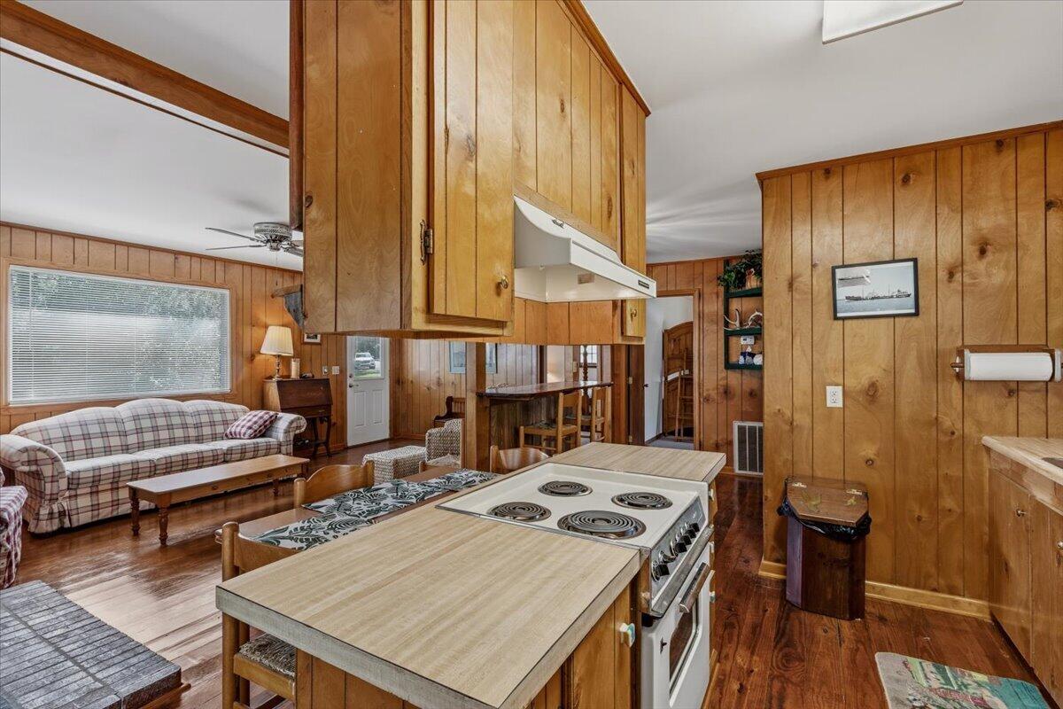 158 Crumley Road Walterboro, SC 29488 - Photo 36 of 59 Cute Kitchen
