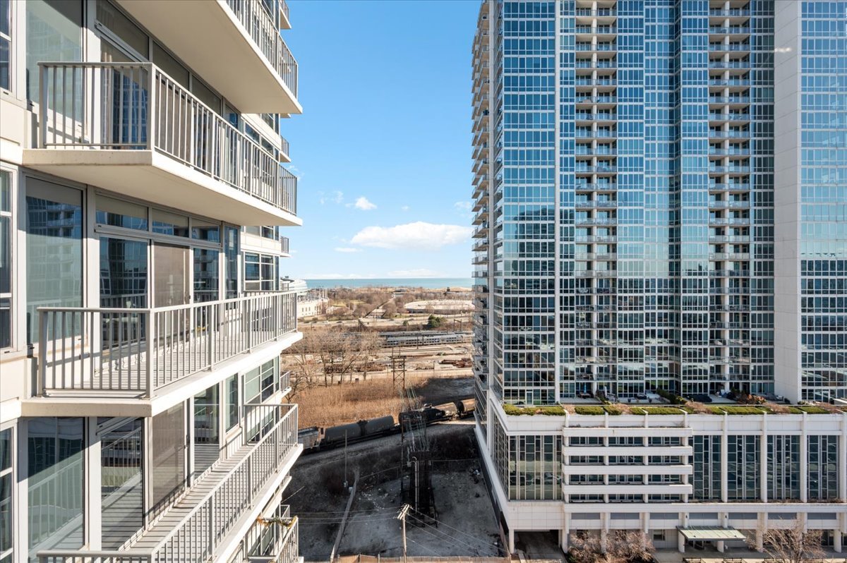 1600 South Prairie Avenue, Unit 1409 Chicago, IL 60616 - Photo 24 of 33
