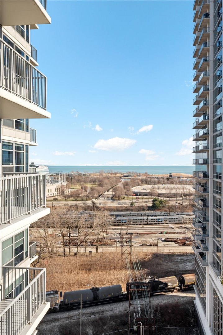 1600 South Prairie Avenue, Unit 1409 Chicago, IL 60616 - Photo 25 of 33