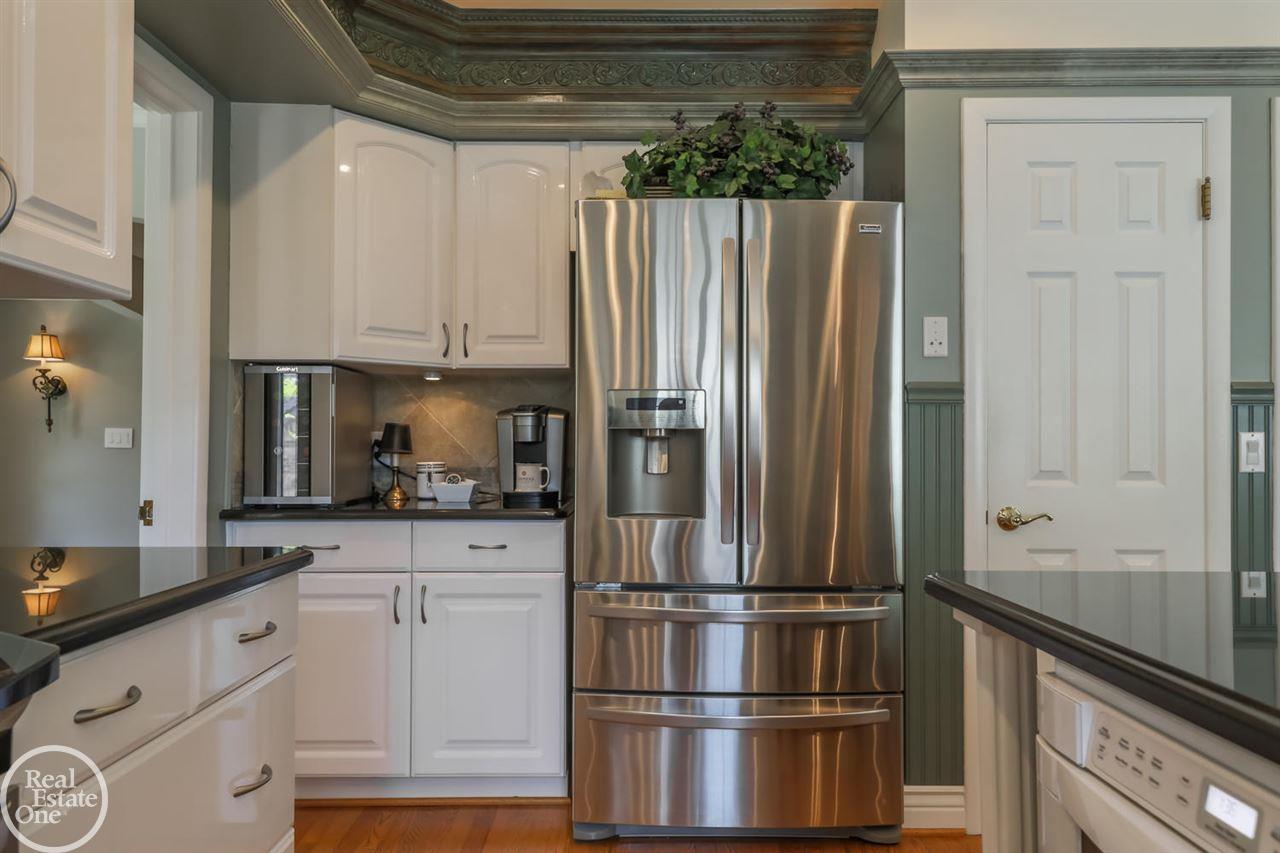 652 Middlesex Road Grosse Pointe, MI 48230 - Photo 24 of 75 50010366-23.JPG