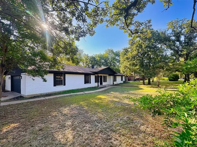 a house view with a outdoor space