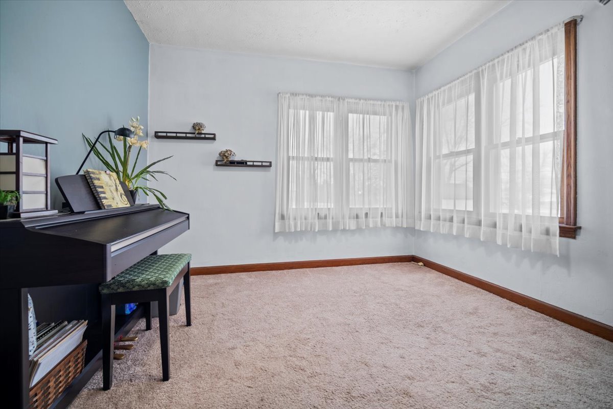 914 Normal Avenue Normal, IL 61761 - Photo 11 of 23 a view of an empty room with a window