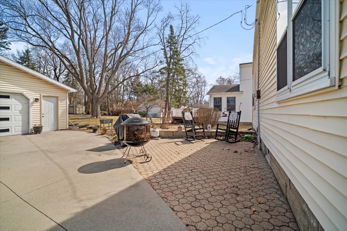 914 Normal Avenue Normal, IL 61761 - Photo 19 of 23 a view of a building with cars