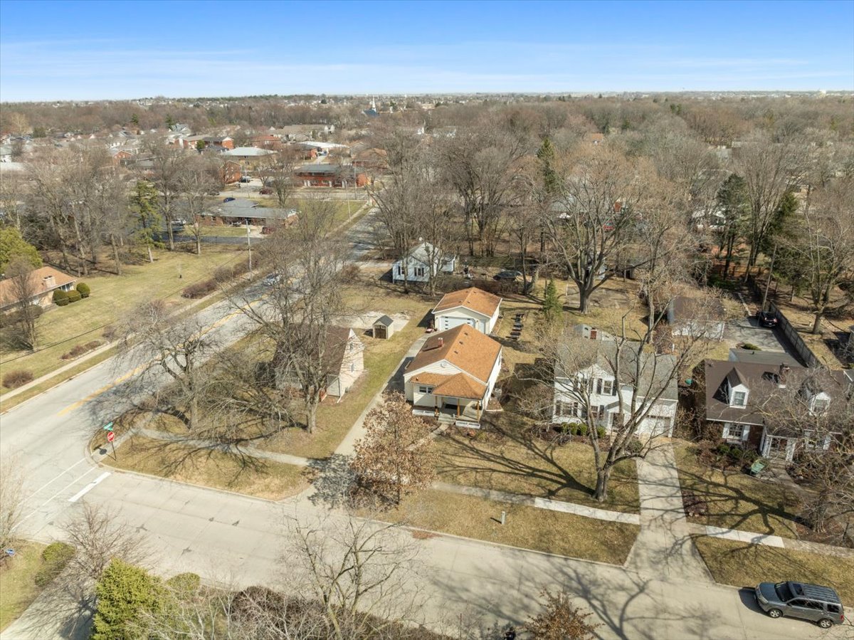 914 Normal Avenue Normal, IL 61761 - Photo 21 of 23 an aerial view of residential house and parking space