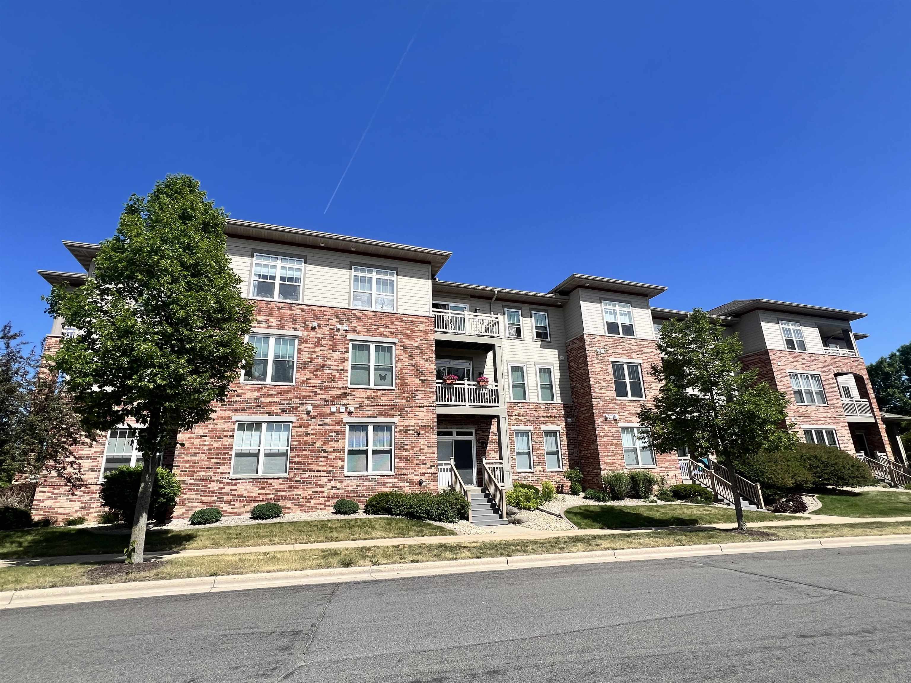 141 Metro Terrace, Unit 203 Madison, WI 53718 - Photo 2 of 48