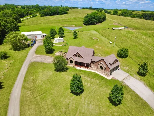 $690,000 | 18657 West 240th Street, Bethany, MO 64424