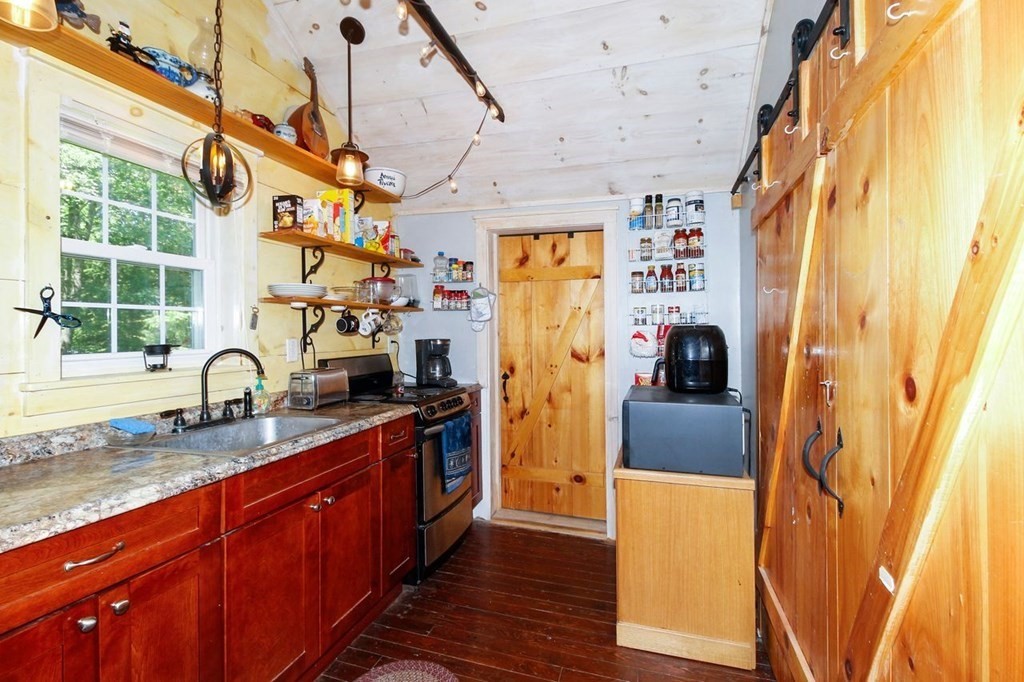 16 Kimball Hill Road Holland, MA 01521 - Photo 8 of 19 Gallery Image 8