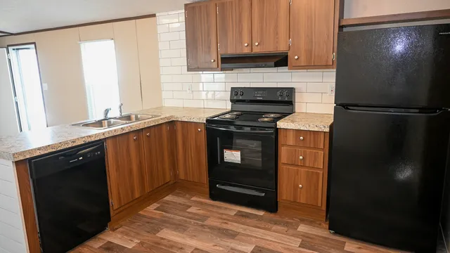 $189,900 | 31 Bluewater Drive, Cicero, IN 46034