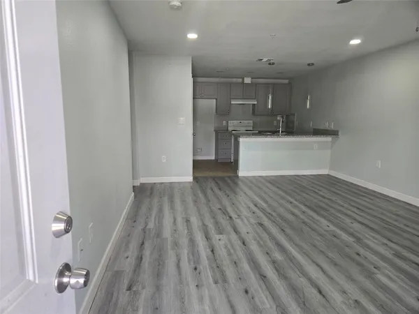 $1,000 | 22061 Russell Drive, Unit 10, New Caney, TX 77357