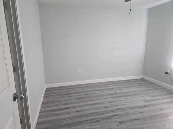 $1,000 | 22061 Russell Drive, Unit 10, New Caney, TX 77357