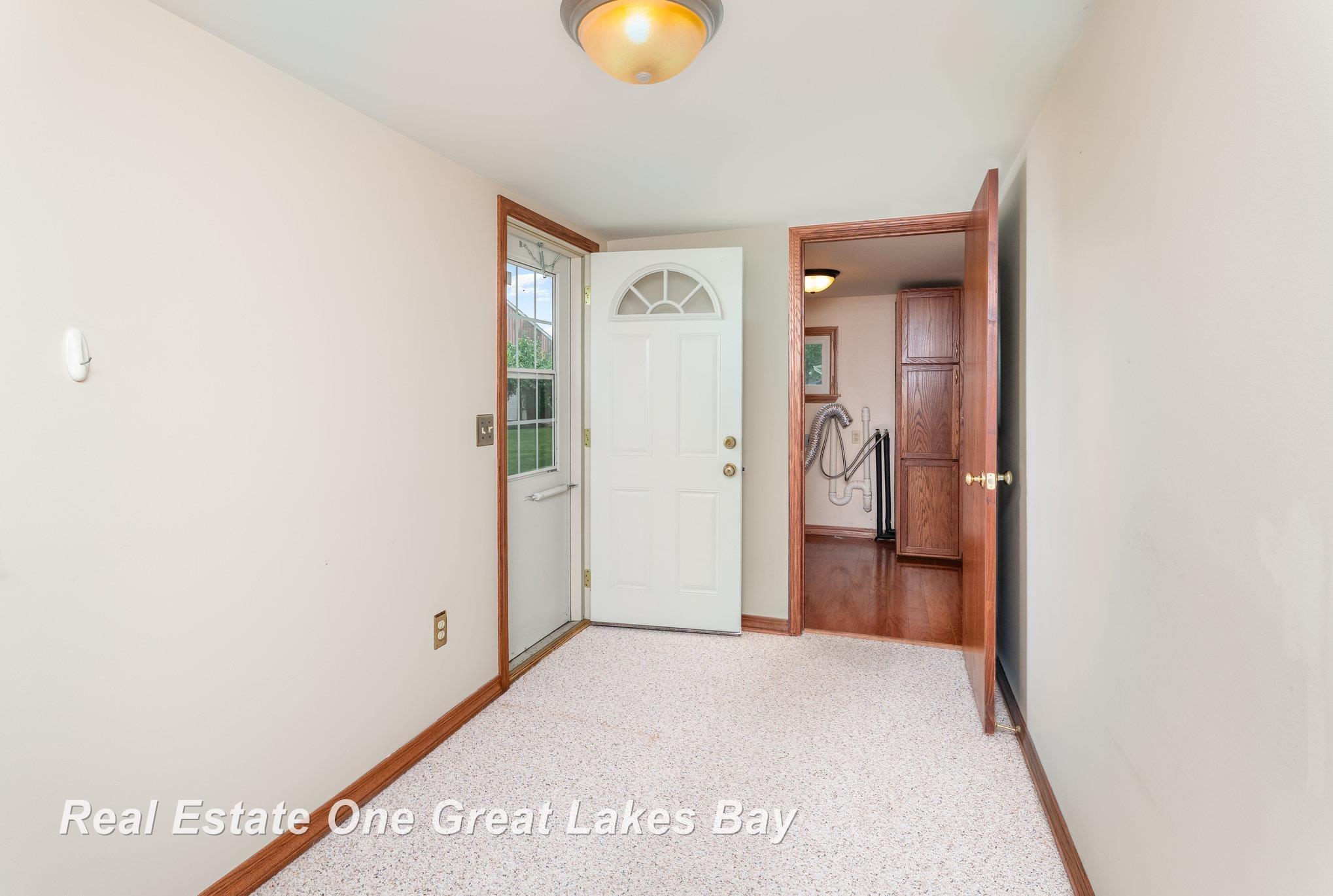 2155 Wetters Road Kawkawlin, MI 48631 - Photo 8 of 28