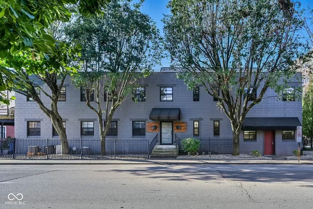 $349,000 | 441 North Park Avenue, Unit 4, Indianapolis, IN 46202