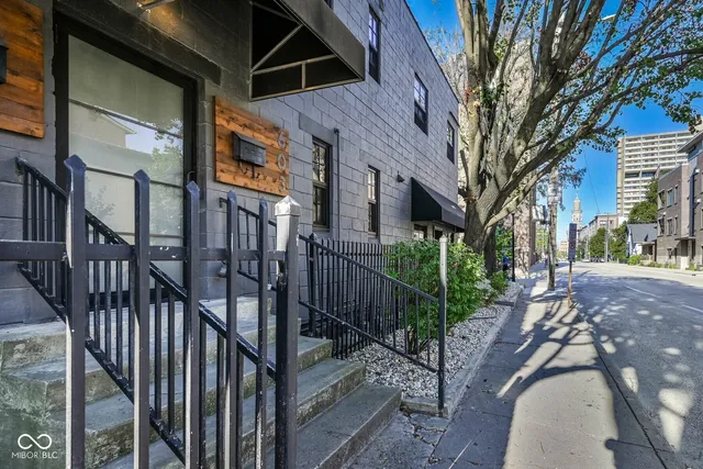 $349,000 | 441 North Park Avenue, Unit 4, Indianapolis, IN 46202