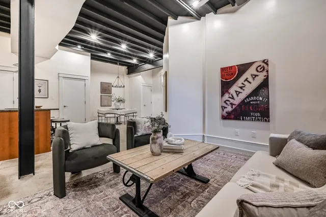 $349,000 | 441 North Park Avenue, Unit 4, Indianapolis, IN 46202