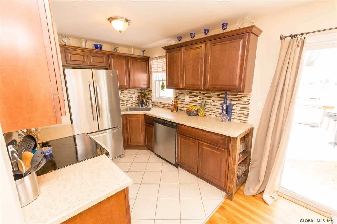 104 Rotterdam Street Rotterdam, NY 12306 - Photo 4 of 20 Photo 4