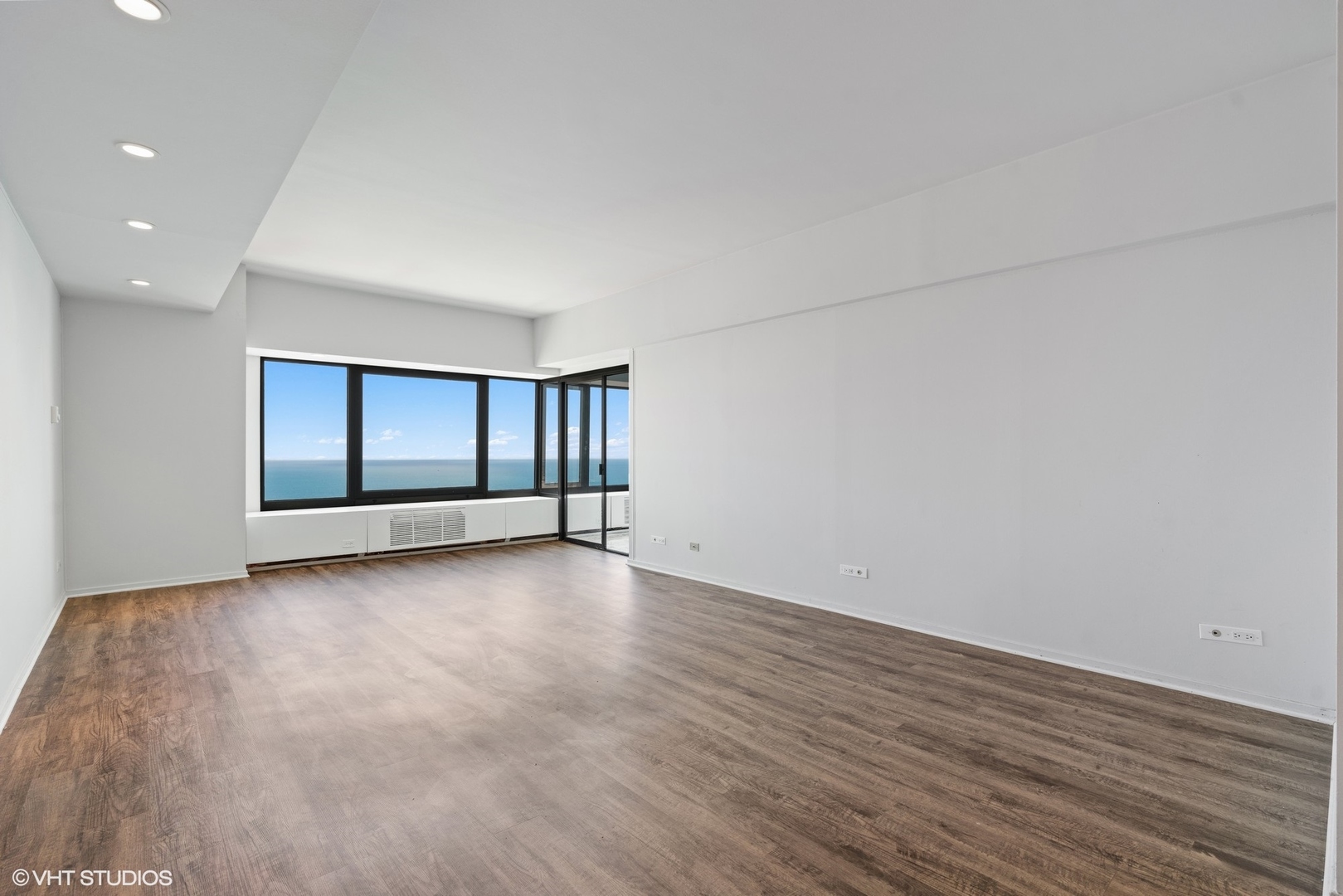 175 East Delaware Place, Unit 5308 Chicago, IL 60611 - Photo 6 of 12