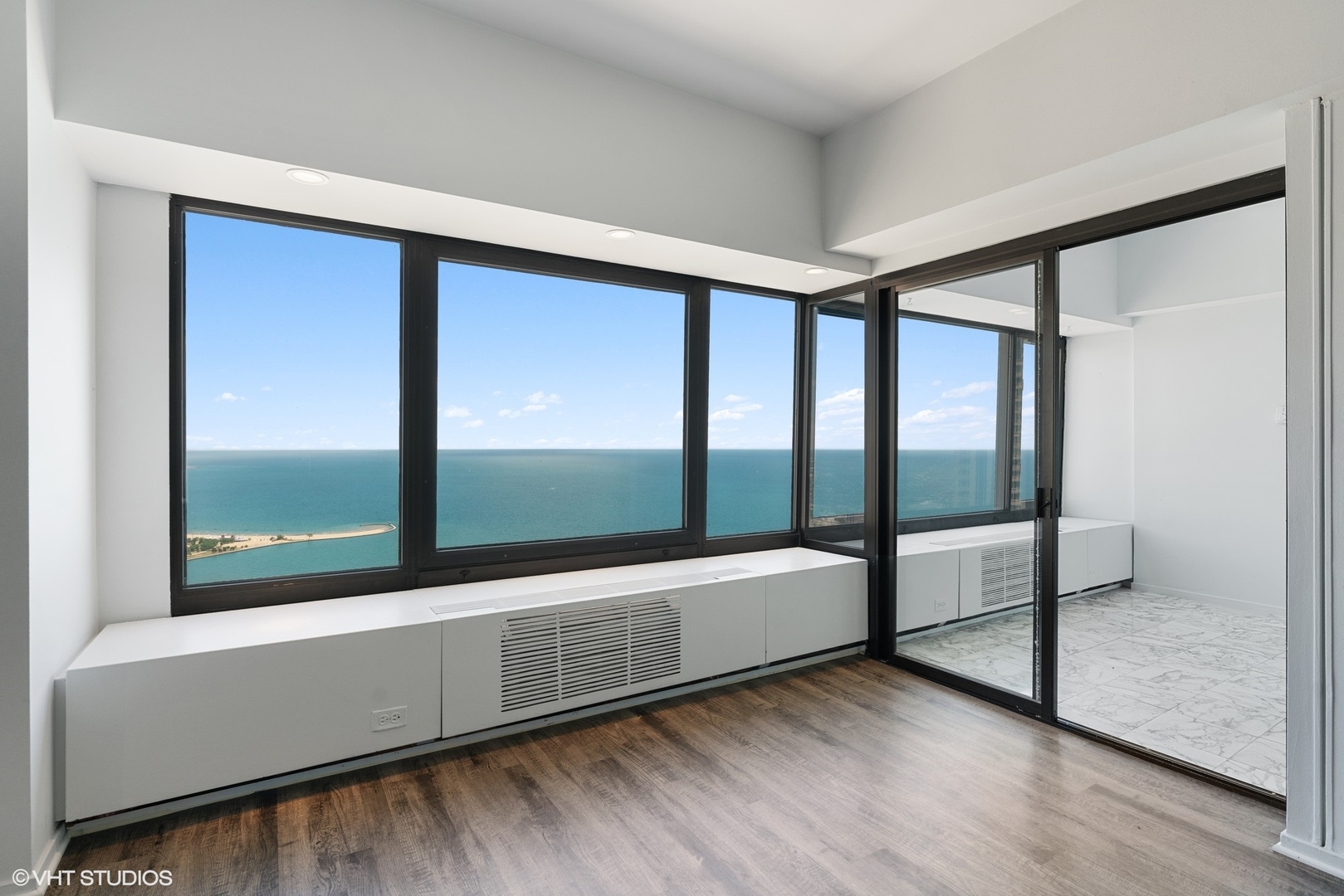 175 East Delaware Place, Unit 5308 Chicago, IL 60611 - Photo 7 of 12