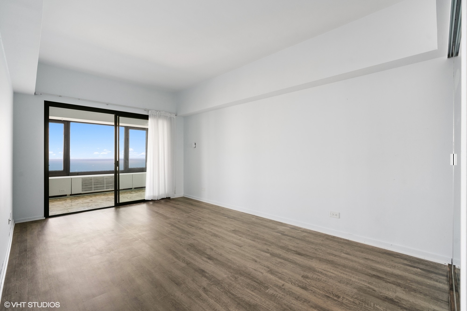 175 East Delaware Place, Unit 5308 Chicago, IL 60611 - Photo 9 of 12