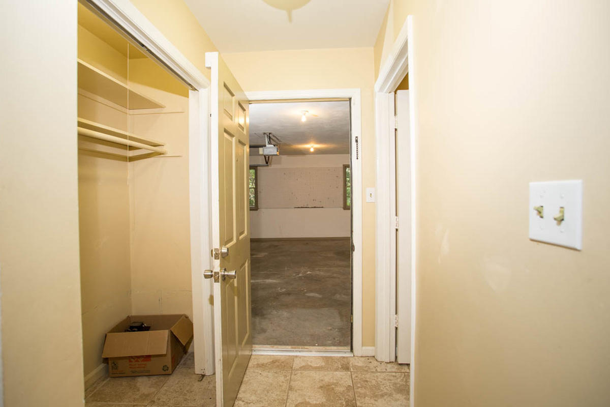 5135 Falcon Ridge Road Roanoke, VA 24018 - Photo 21 of 56 a bathroom with a glass shower door