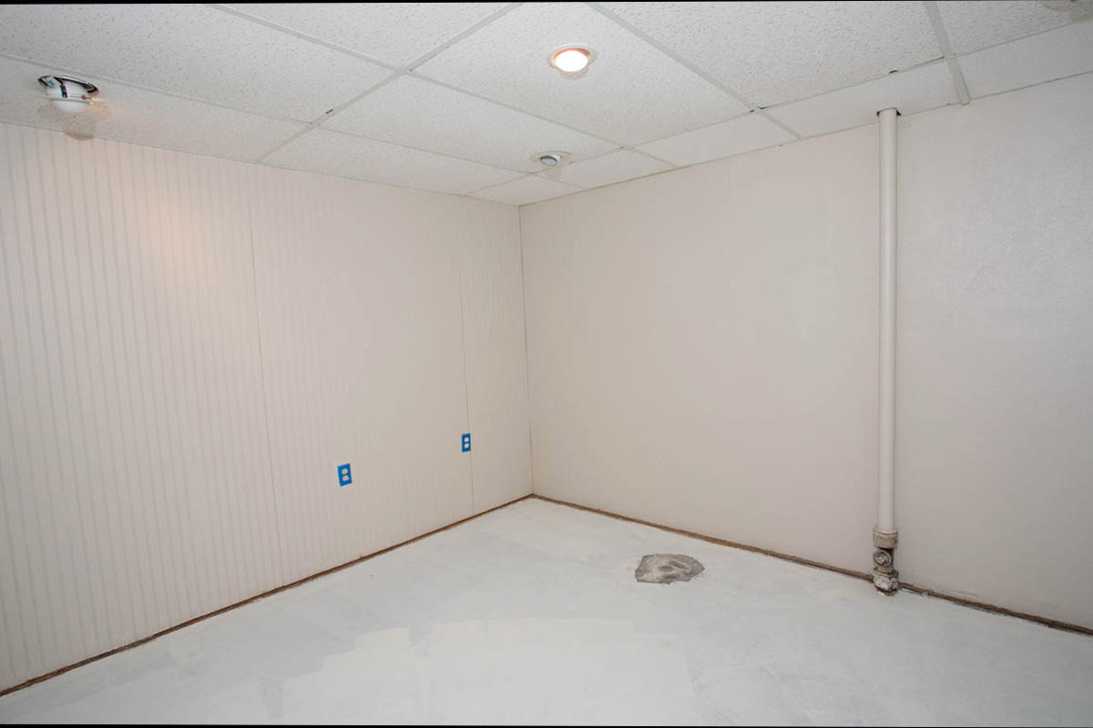 5135 Falcon Ridge Road Roanoke, VA 24018 - Photo 39 of 56 a view of an empty room