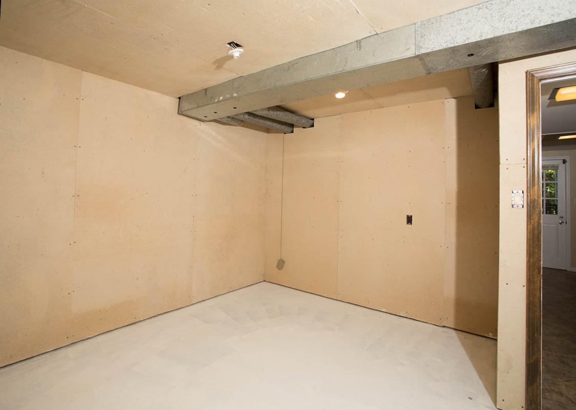 5135 Falcon Ridge Road Roanoke, VA 24018 - Photo 41 of 56 a view of small space