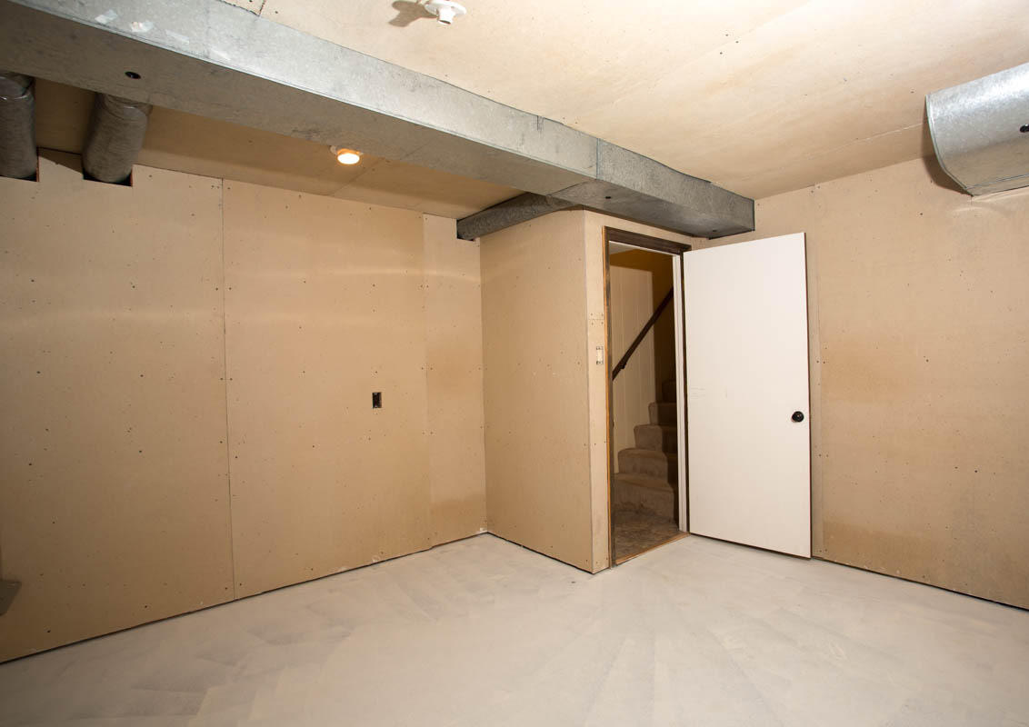 5135 Falcon Ridge Road Roanoke, VA 24018 - Photo 42 of 56 a view of an empty room