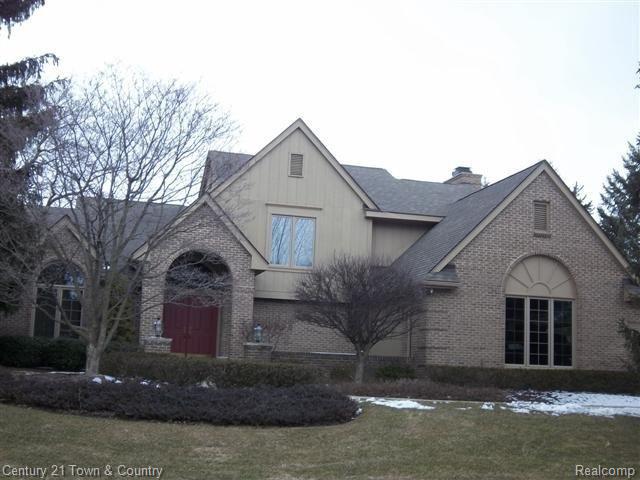 556 Cherry Tree Lane Rochester, MI 48306 - Photo 1 of 25 Front of Home.JPG