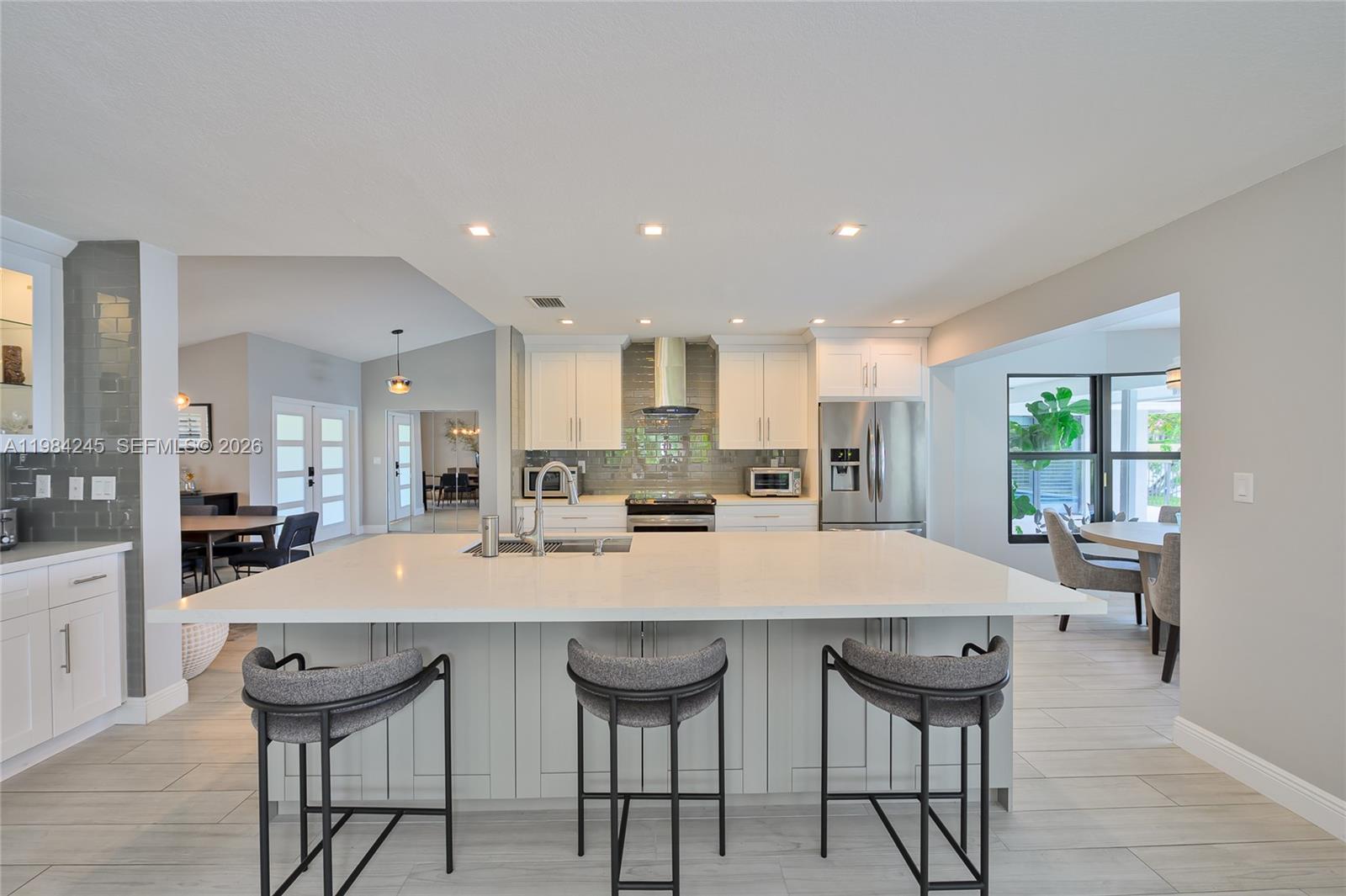 17611 Lake Park Road Boca Raton, FL 33487 - Photo 4 of 33