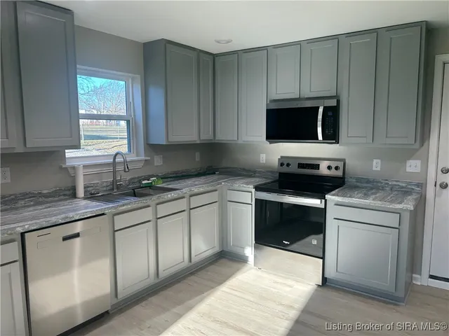 $204,999 | 1140 Thompson Street, Charlestown, IN 47111