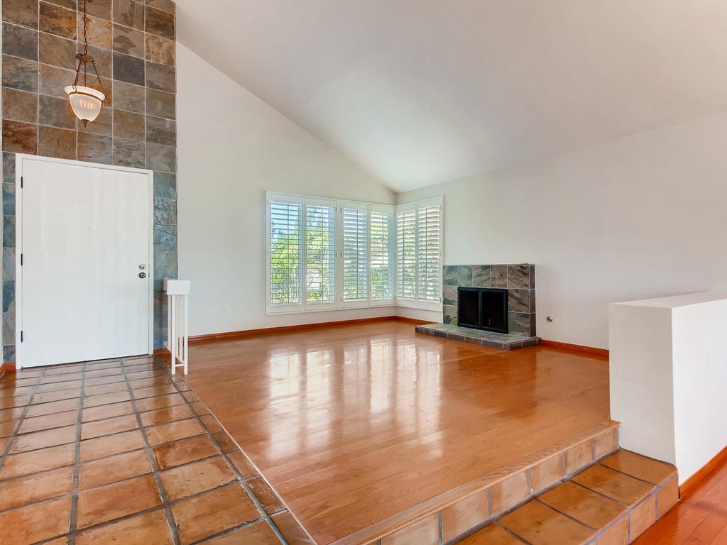 360 Compass Road Oceanside, CA 92054 - Photo 3 of 25